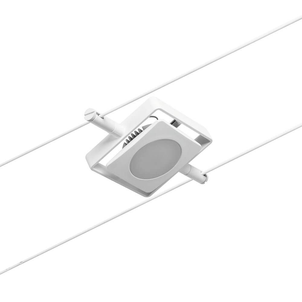 CorDuo LED Seilsystem Mac Basis-Set Weiß, Chrom mit einem LED-Spot montiert an einem Seil.