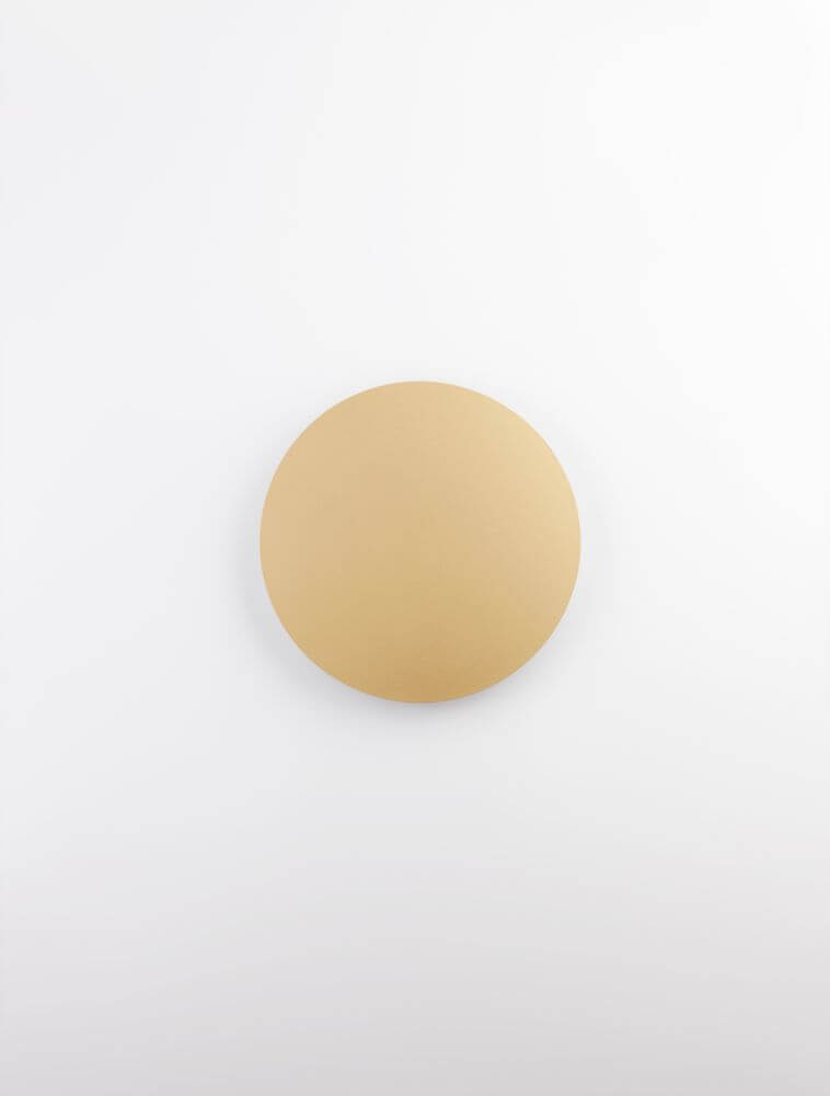 Cyrcle LED Wandleuchte Ø 30cm 3000K in runder Form und mattem goldfarbenen Finish.