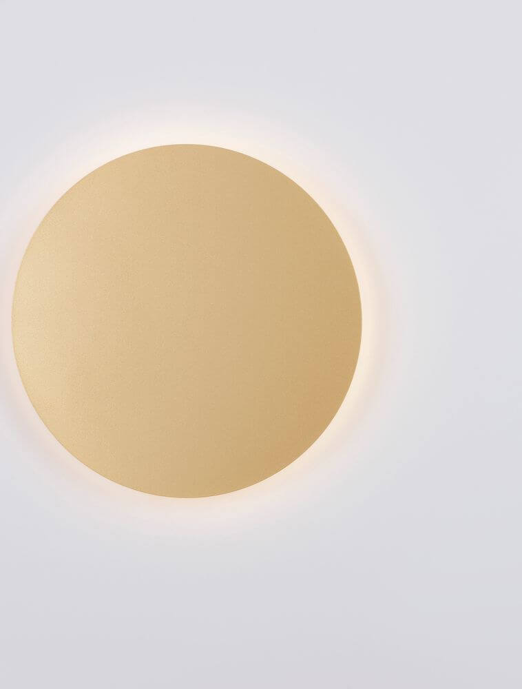 Cyrcle LED Wandleuchte Ø 30cm 3000K in Goldfarbe mit indirekter Beleuchtung.
