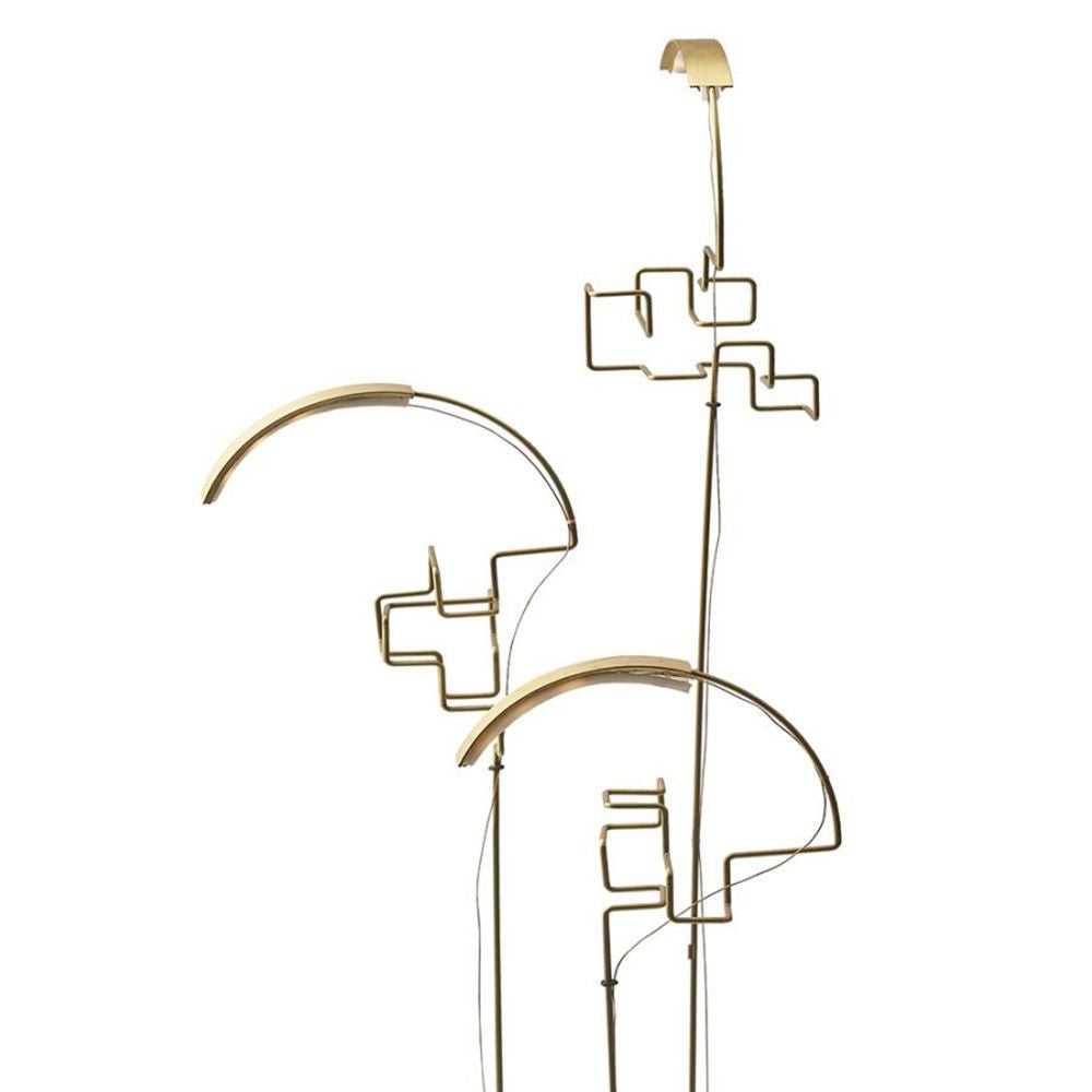 DCWéditions Boucle LED Akku Tischlampe schwarz Gold mit elegantem Design in Gold.