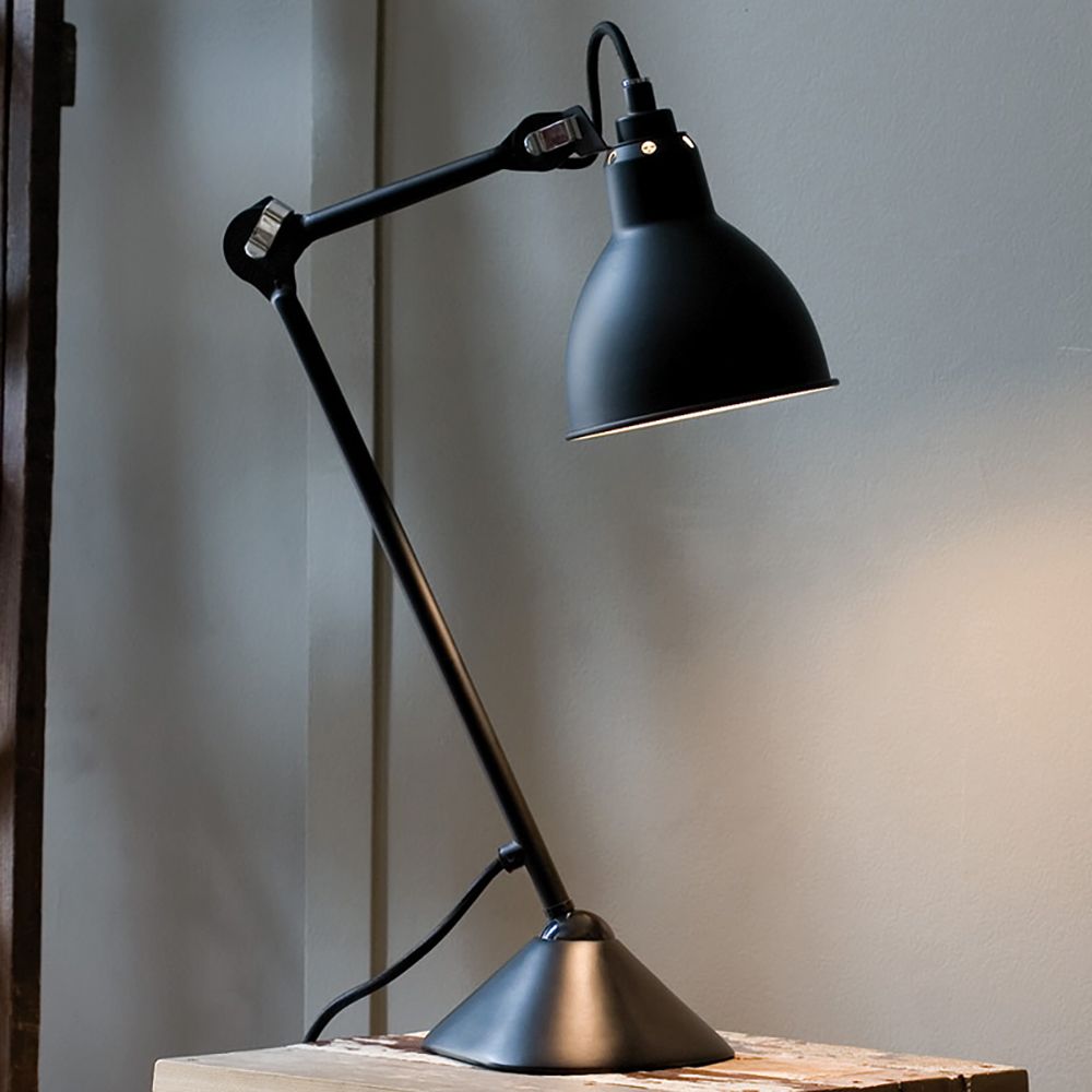 Schwarze DCWéditions Gras N°205 Tischlampe mit schwenkbarem Schirm, elegantes Design.