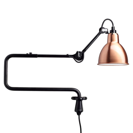 DCWéditions Gras N°303 Wandlampe mit Ausleger in industriellem Design aus Stahl und glänzendem Kupfer.