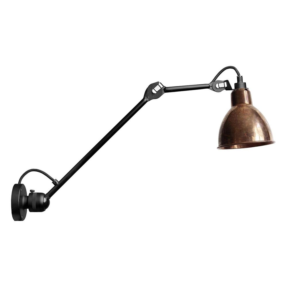 DCWéditions Gras N°304 L40 Wandlampe mit schwarzem Arm und kupferner Schirm, Designklassiker von Bernard-Albin Gras.