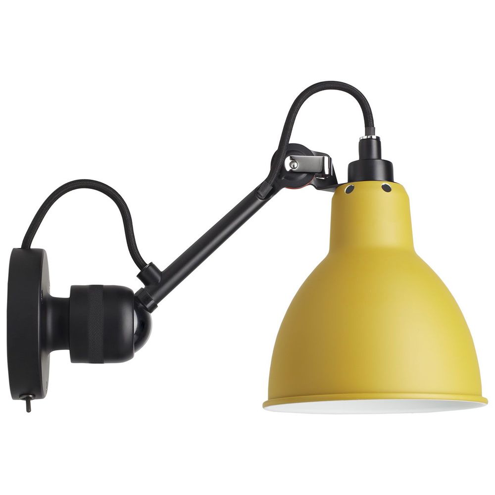 DCWéditions Gras N°304 Wandleuchte in Gelb mit drehbarem Schalter und modernem Design.
