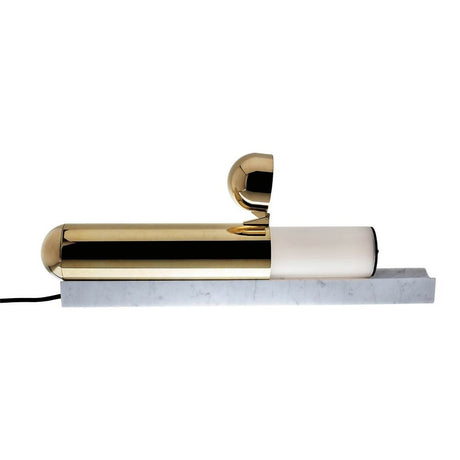 DCWéditions Isp LED Tischleuchte mit Marmorfuss in modernem Design mit goldenem Lampenschirm.