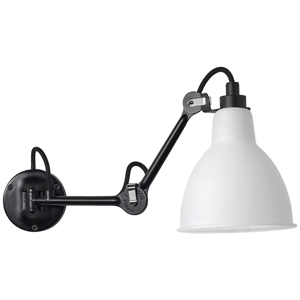 DCWéditions Gras N°204 M Wandleuchte in Schwarz mit weißem Lampenschirm, moderne Wandlampe für stilvolles Licht.