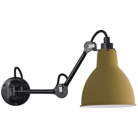 DCWéditions Gras N°204 M vegglampe i svart med gul skjerm og fleksibelt feste.