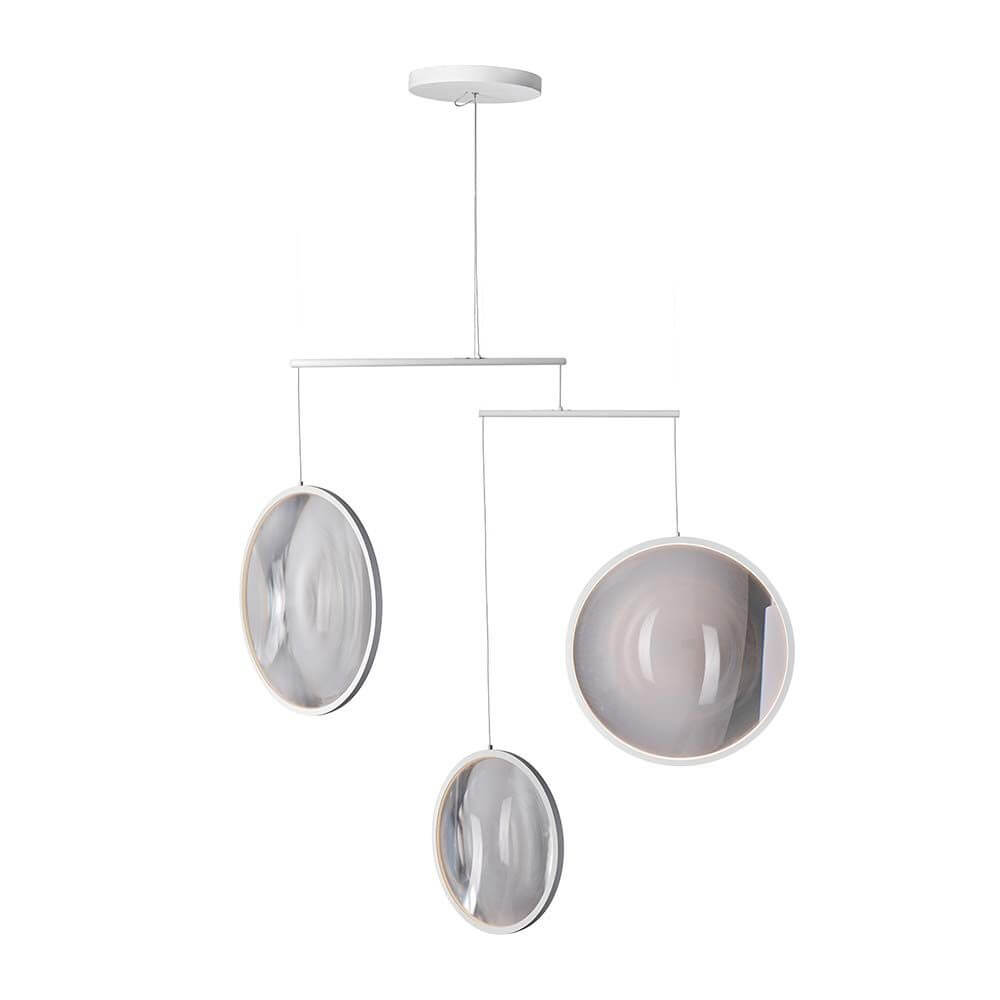 DCWéditions Focus LED Hängeleuchte Komposition mit drei leuchtenden Scheiben in eleganter Anordnung.