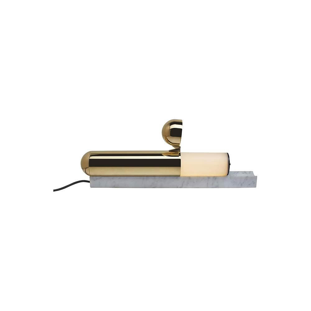 DCWéditions ISP LED Marmor Tischleuchte Messing-Lackiert auf Marmorsockel mit Polycarbonat-Diffusor.