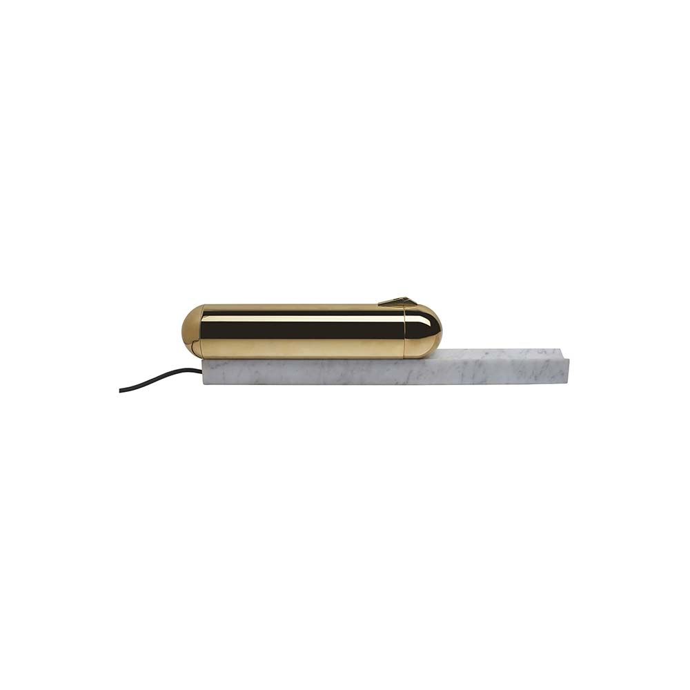 Moderne DCWéditions ISP LED Tischleuchte aus Messing auf einem Marmorsockel mit innovativem Design.