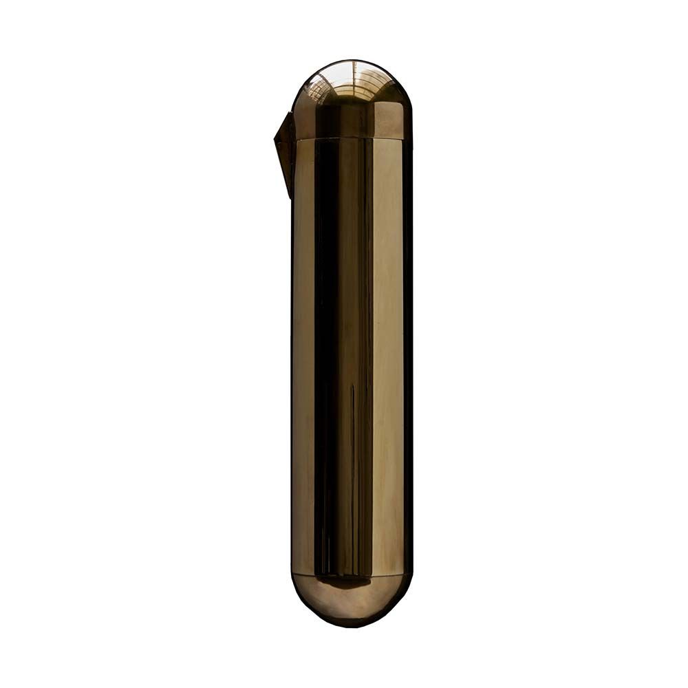 DCWéditions ISP LED Wandleuchte aus Messing, modernes Design für verschiedene Einrichtungsstile.