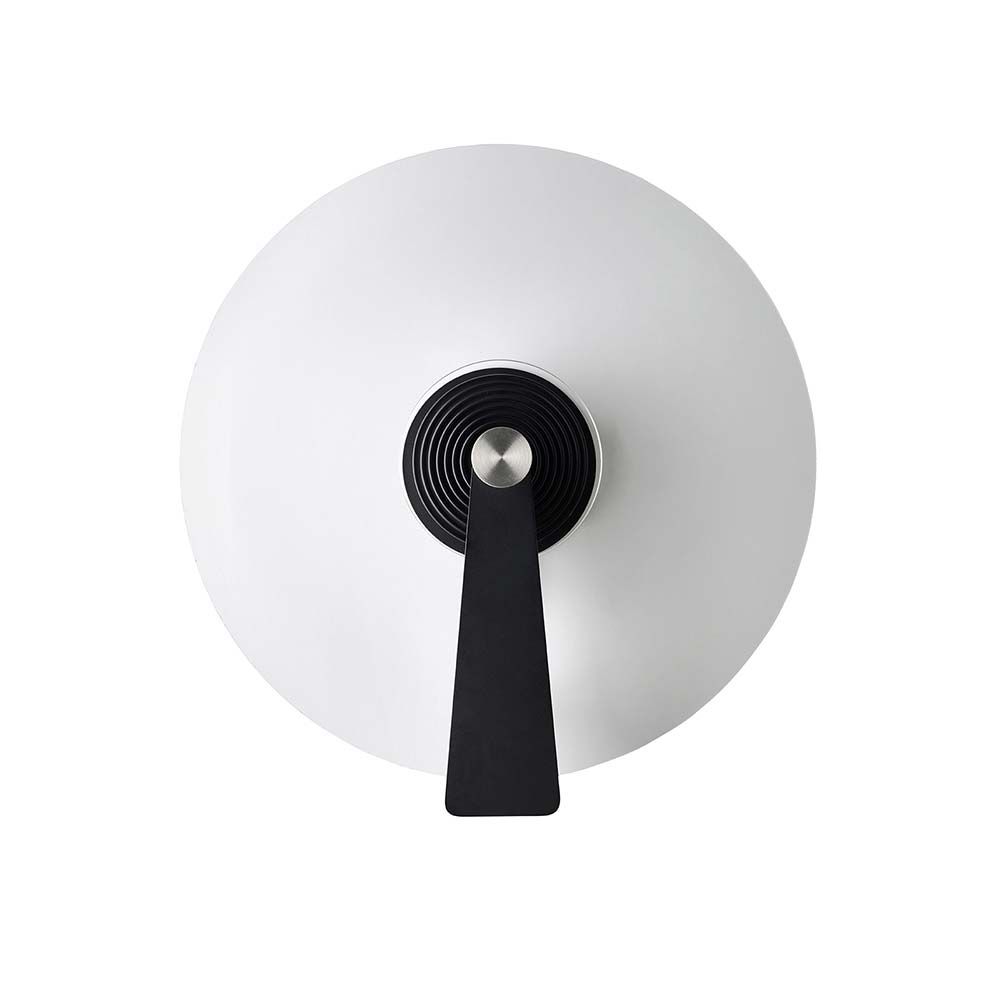 DCWéditions Pan LED Wandleuchte in Weiß, runde Form mit dimmbarem Licht und 360° verstellbarem Strahl.