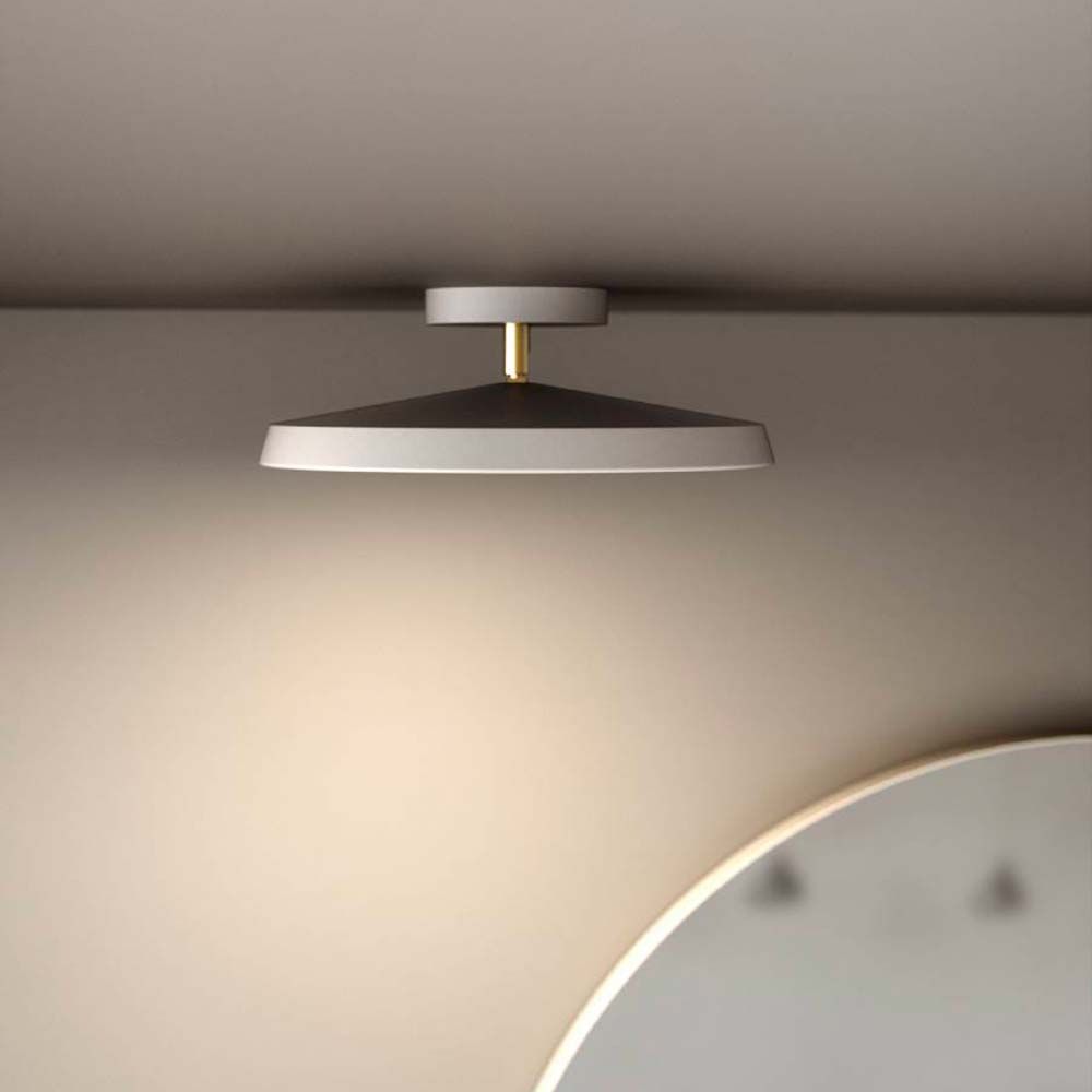 LED Deckenleuchte Alba Pro 30 Weiß, Opal Weiß an der Decke montiert, in modernen Wohnräumen.