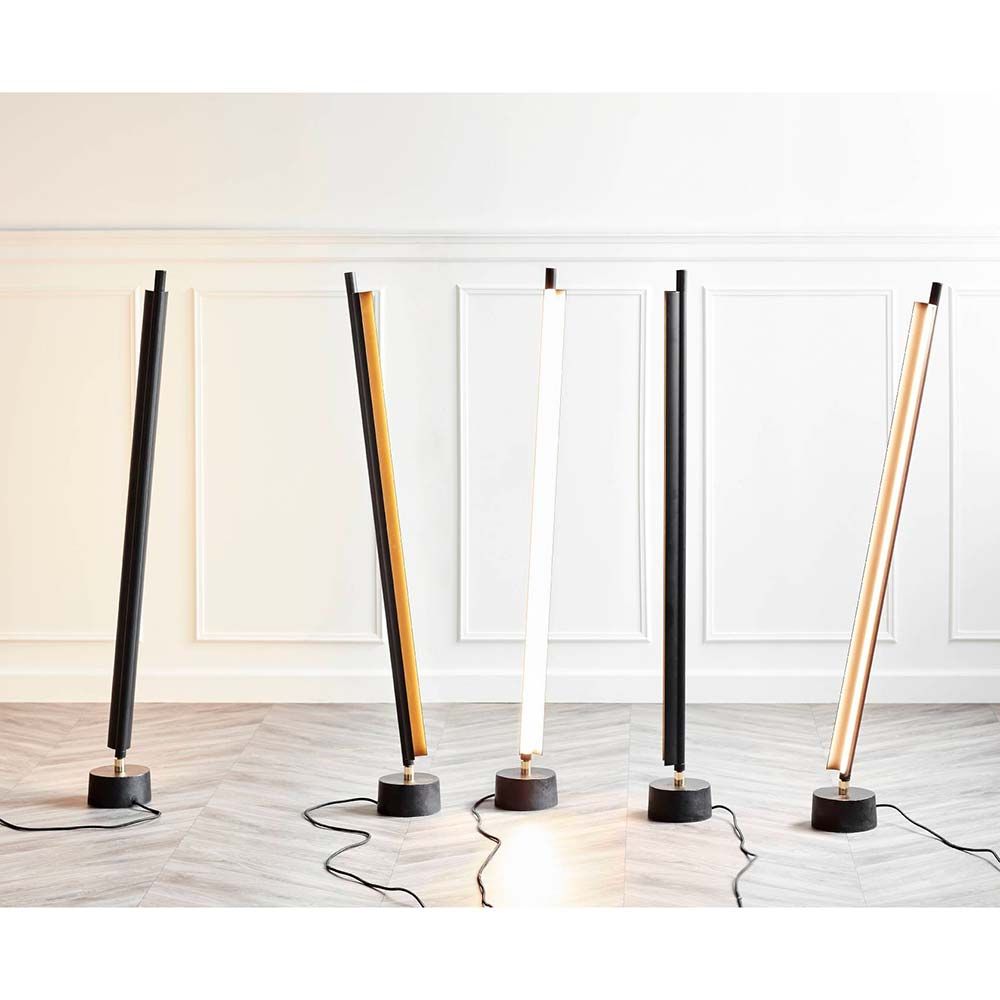 LED Stehlampe SpaceB Schwarz und Opal Weiss, modernes design für stilvolle Beleuchtung.