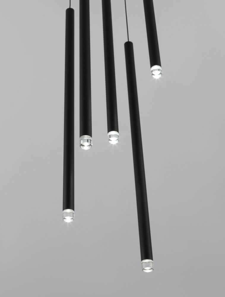 Dandia LED Pendelleuchte 5-flammig Ø 35,5cm 3000K Schwarz mit eleganten, schwarzen Lampenstäben.
