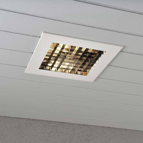 Decken Einbauleuchte in edelstahlfarbener Optik, ideal für moderne Raumbeleuchtung.