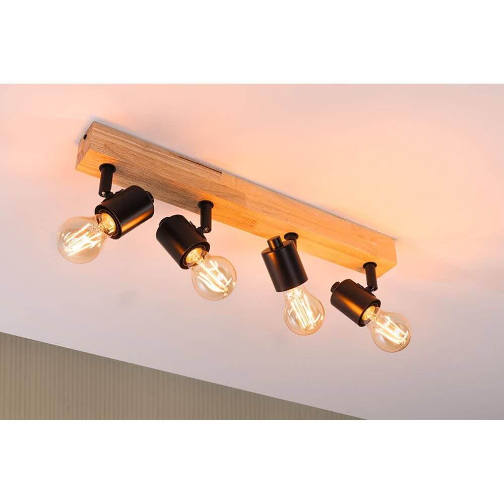 Balkenstrahler Arvid 4-flammig in Schwarz mit Holzoptik, moderne Beleuchtung im nordischen Stil.