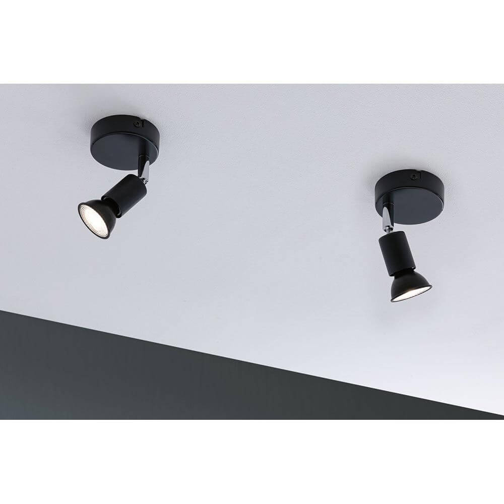 Wandstrahler Spot Carolina in Schwarz und Chrom, modernes Design für vielseitige Wohnräume.