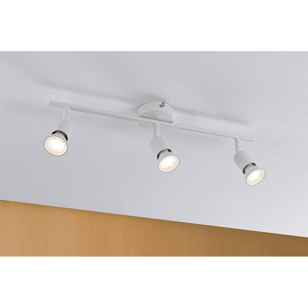 Balkenstrahler Carolina 3-flammig Weiß-Matt mit schwenkbaren Spotköpfen für flexibles Licht in jedem Raum.