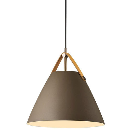 Pendellampe Strap 27 Beige in skandinavischem Design mit Leder- und Metalldetails.