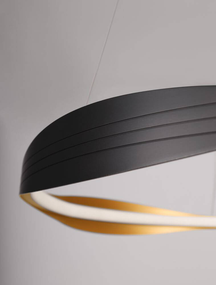 Dobi LED Pendelleuchte 2700, 5000K Schwarz, Gold mit modernen Designelementen aus Aluminium.