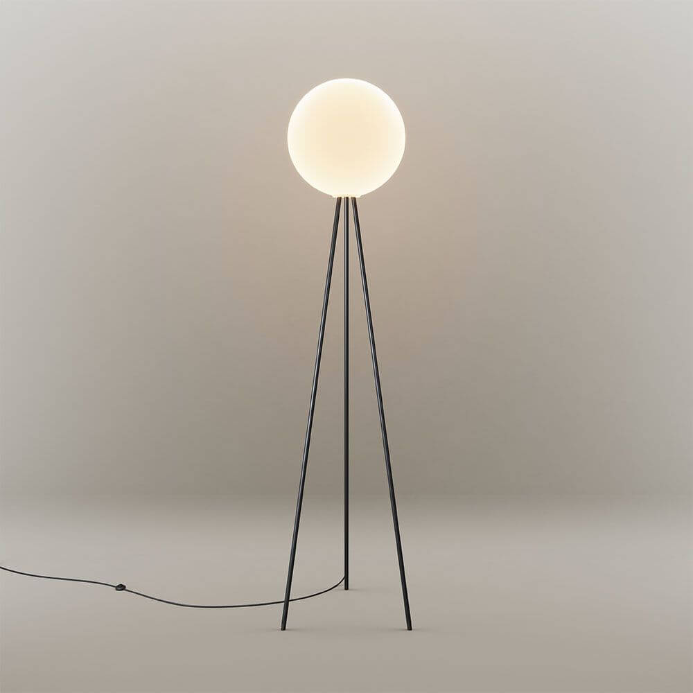 s.luce Tripod floor lamp Orb Tripod 160cm with glass globe