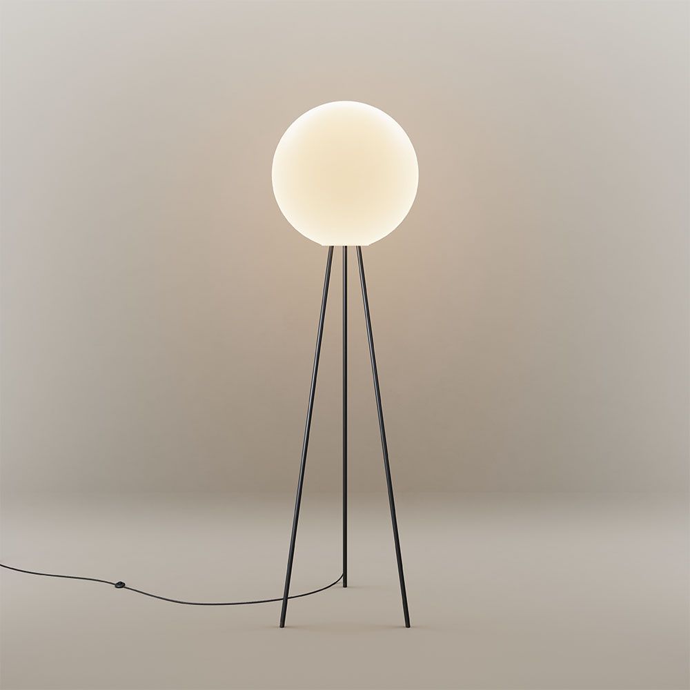 s.luce Staande lamp Orb Tripod 160cm met glazen bol