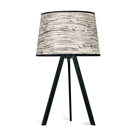Dreibeintischleuchte Attica 60cm Silberbirke mit konischem Schirm und dreibeinigem Gestell in stilvollem Design.