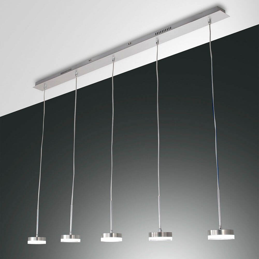 Dunk LED-hengelampe 136 cm dimbar og lengdejusterbar i børstet aluminium med minimalistisk design og akryldeksel.