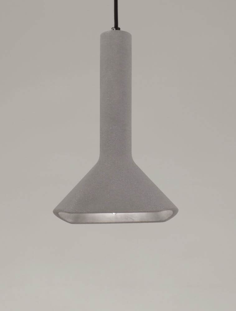 Dylan Pendelleuchte E14 Grau mit grauem konischen Metallschirm und schwarzer Metall-Abhängung.