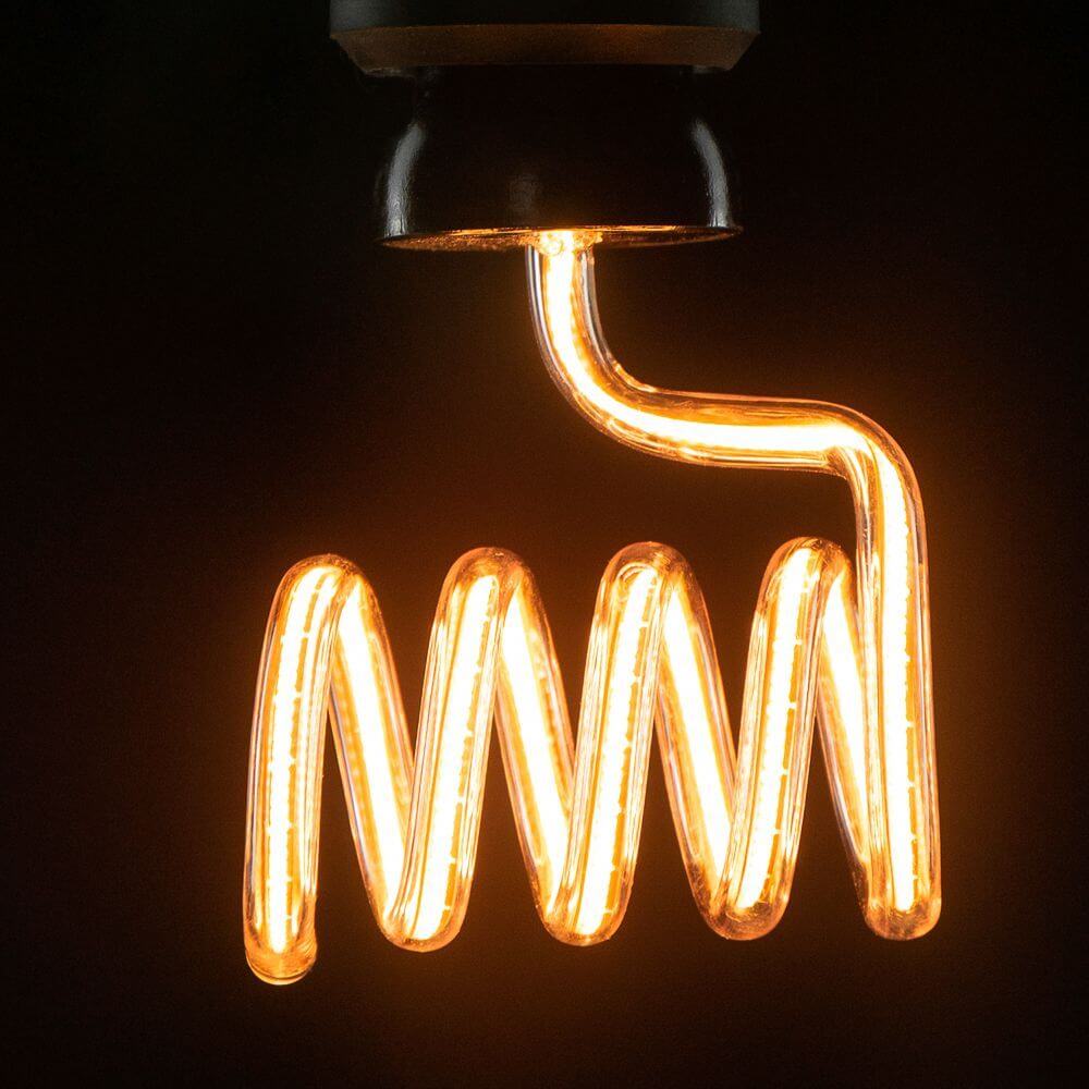 E27 LED Retro Art Line Extra Warmweiß 1900K Dimmbar in kunstvoller Spiralenform für stilvolle Beleuchtung.