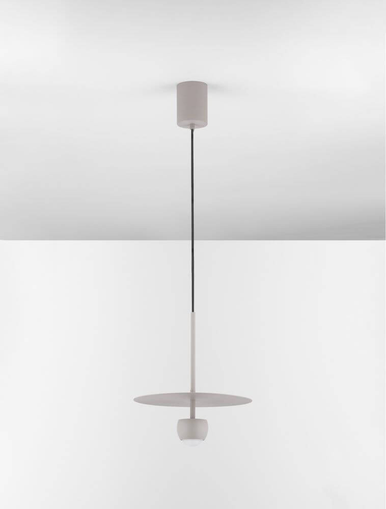 Edem LED Pendelleuchte Ø 30cm 3000K in minimalistischer Form mit schickem Design über einem weißen Hintergrund.