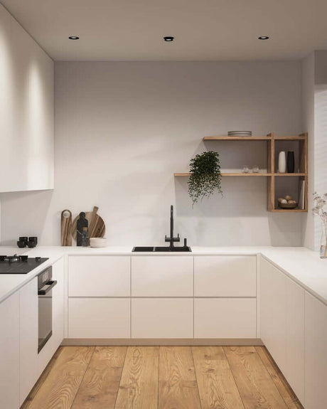 Moderne Küche mit Einbaustrahler Sorina für gerichtetes Licht und elegantes Design.