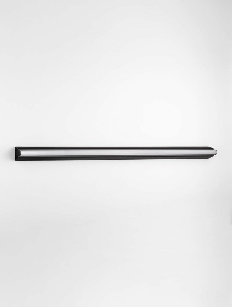 Endo LED Wandleuchte 3000K Schwarz IP44 an einer Wand montiert, modernes und elegantes Design.