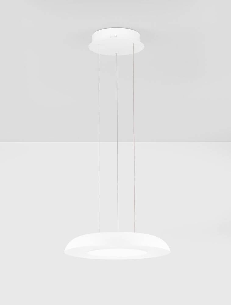 Epos Pendelleuchte Ø 40cm 2700, 4000K in modernem Design mit schwebender Aufhängung.