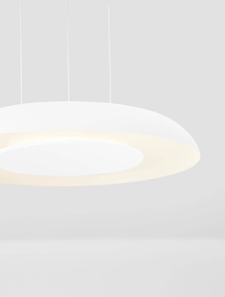 Epos Pendelleuchte Ø 40cm 2700, 4000K in modernem Design mit dimmbaren Licht.