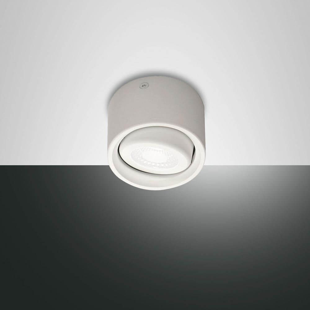 Anzio Spot Weiß mit schwenkbarem Leuchtenkopf und 540 Lumen Lichtstrom von Fabas Luce.