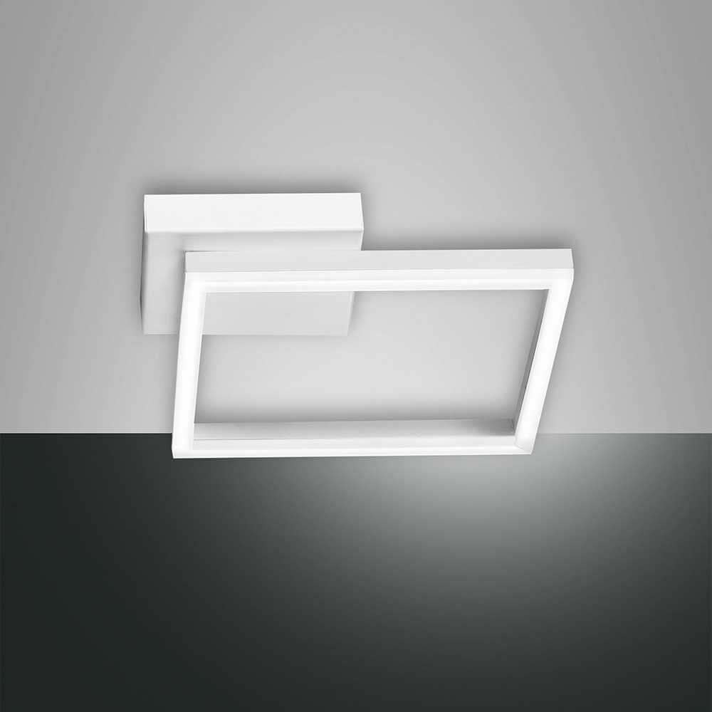 Bard 3000k LED Deckenleuchte Weiß in moderner, rechteckiger Form an Decke montiert.