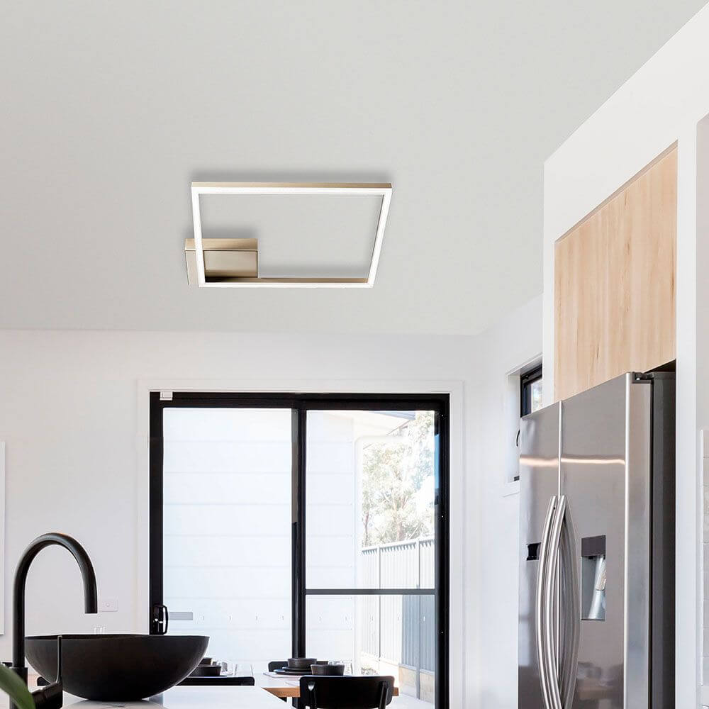 Bard LED Deckenleuchte Metall 42cm in stilvollem Weiß im modernen Raum mit großen Fenstern.