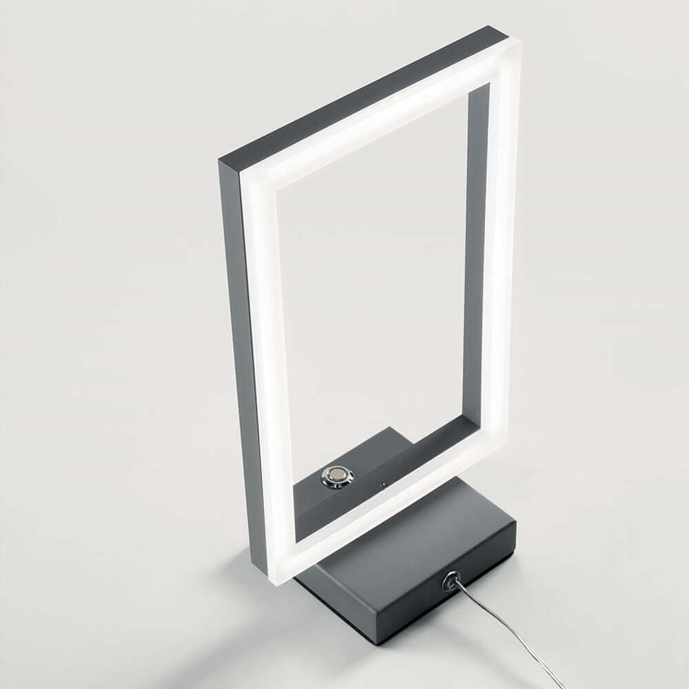 Bard LED Tischlampe mit 3-Stufen Dimmer in modernem Design, Mattgold-Finish und dimmbarer Funktion.