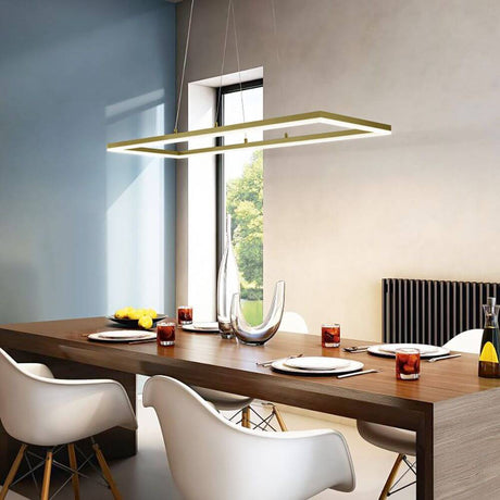 Bard Pendelleuchte Gold Edelmatt 92 x 32cm über modernem Esstisch mit stilvollem Licht und eleganter Einrichtung.