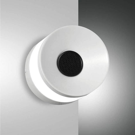 Billie LED Wandlampe Metall in modernem Design mit sanftem Licht, ideal für Wände und Akzentbeleuchtung.