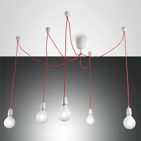 Blog Pendellampe Metall mit roten Kabeln und mehreren Lampen, modernes Design für stilvolle Beleuchtung.