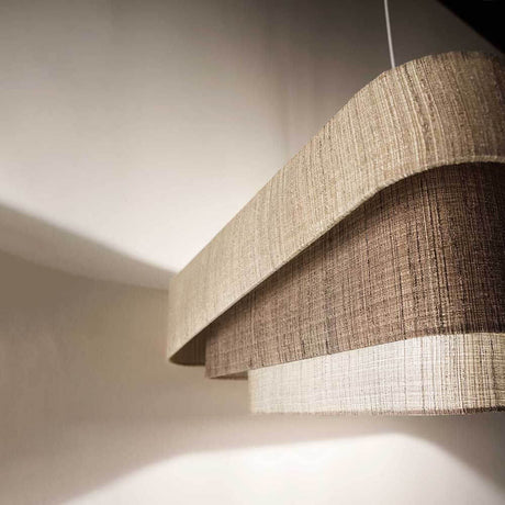 Camargue Pendelleuchte Beige in stilvollem Design, ideal für moderne Innenräume.