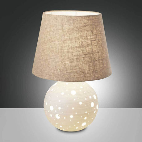Corvara Tischlampe E27 Weiß mit runder Basis und hellem Lampenschirm im minimalistischen Design.