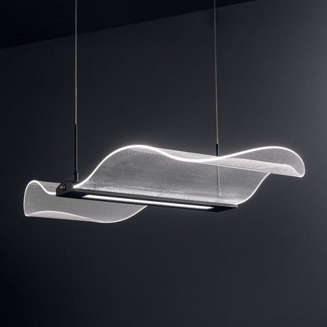 Fenice LED Pendelleuchte Gewellt mit gelaserten Acryl-Flügeln und dimmbarem Downlight.