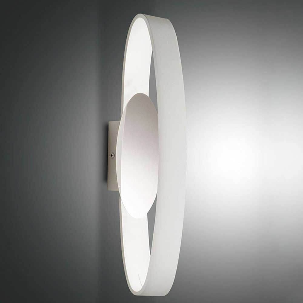 Gaby LED Wandlampe Metall, moderne Wandbeleuchtung mit elegantem Design.