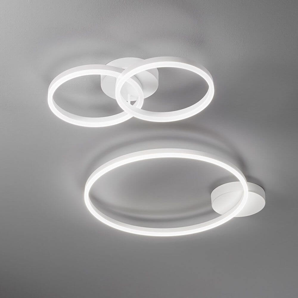 Moderne Giotto LED Wandleuchte Metall mit dimmbaren, runden Lichtringen und Smartluce Technologie.