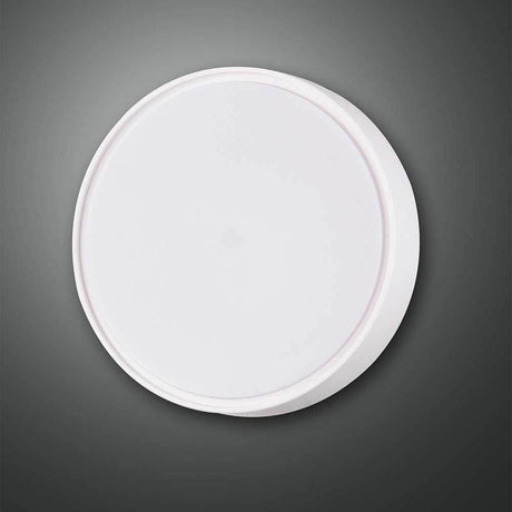 Hatton LED Deckenleuchte Weiß in runder Form mit weißem Gehäuse auf dunklem Hintergrund
