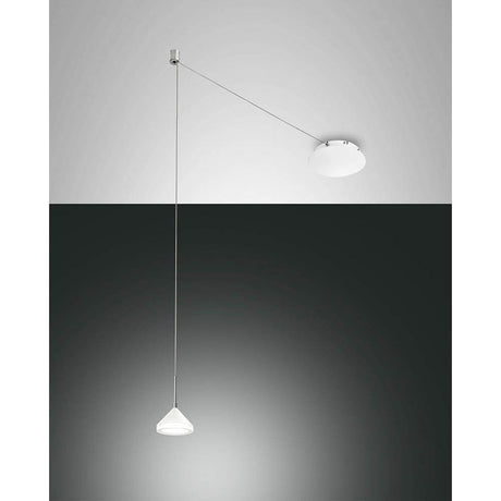 Isabella LED Pendellampe Metall in minimalistischen Design mit verstellbarem Kabel.